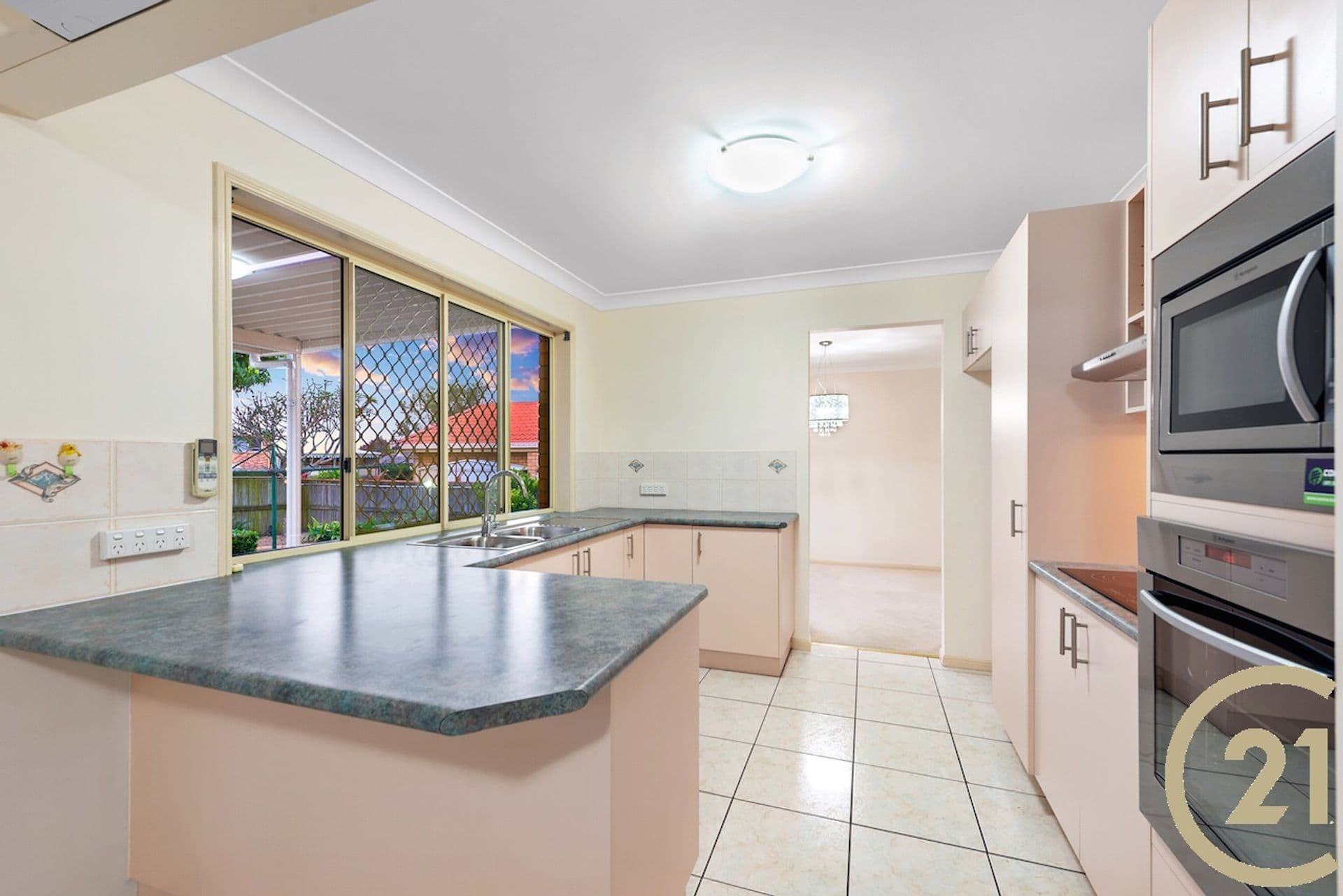 102 Phillip Parade, Deception Bay, QLD, 4508, Deception Bay - Thumbnail 4