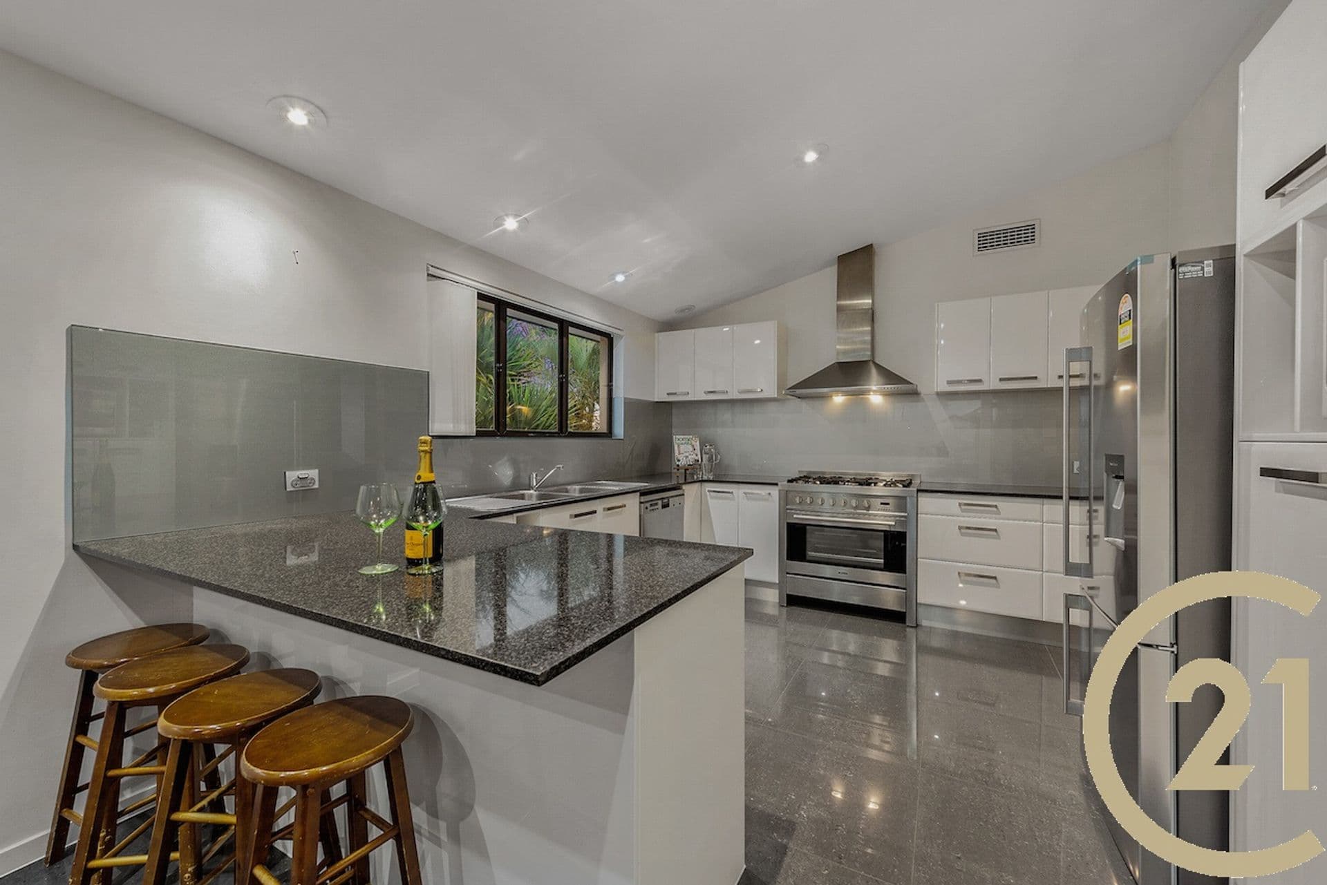 10 Resolute Court, Newport, QLD, 4020, Newport - Thumbnail 2