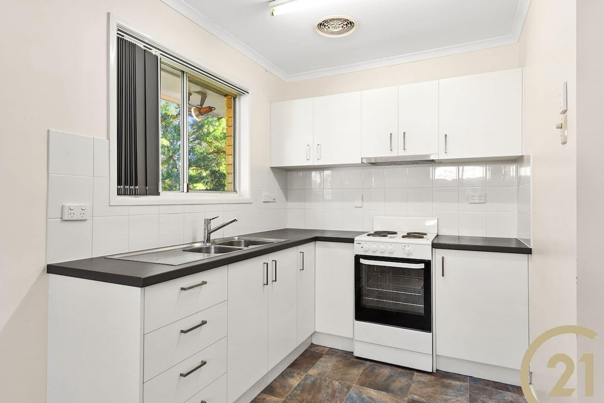31 Rosemary Street, Margate, QLD, 4019, Margate - Thumbnail 2