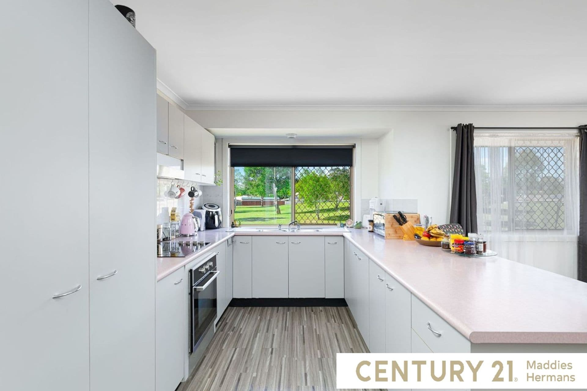 15 Crestbrook Drive, Morayfield, QLD, 4506, Morayfield - Thumbnail 4