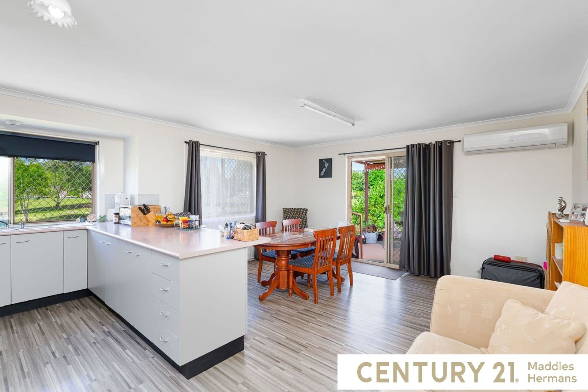 15 Crestbrook Drive, Morayfield, QLD, 4506, Morayfield - Thumbnail 3
