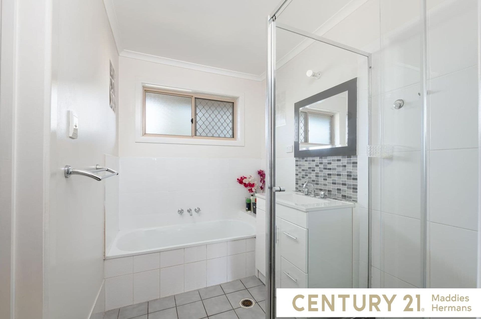 15 Crestbrook Drive, Morayfield, QLD, 4506, Morayfield - Thumbnail 7