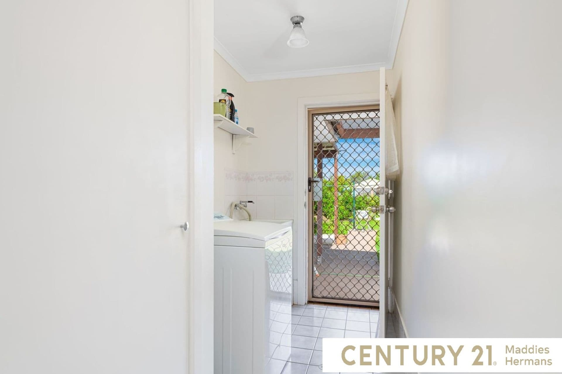 15 Crestbrook Drive, Morayfield, QLD, 4506, Morayfield - Thumbnail 8