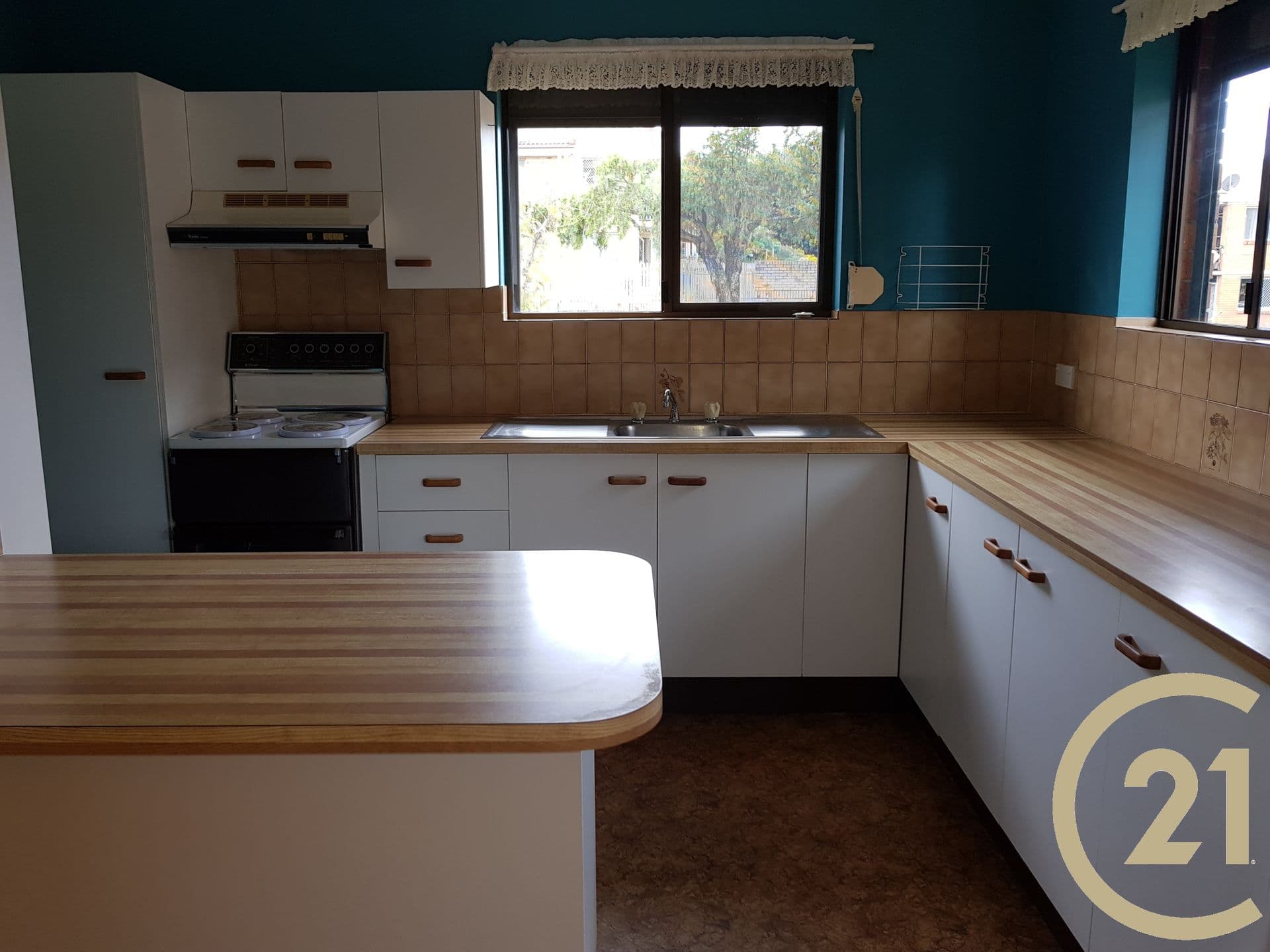 1/13 Meredith Street, Redcliffe, QLD, 4020, Redcliffe - Thumbnail 2