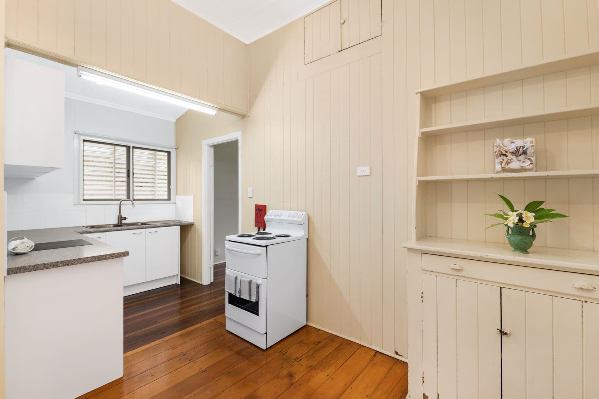 79 Prince Edward Parade, Redcliffe, QLD, 4020, Redcliffe - Thumbnail 4