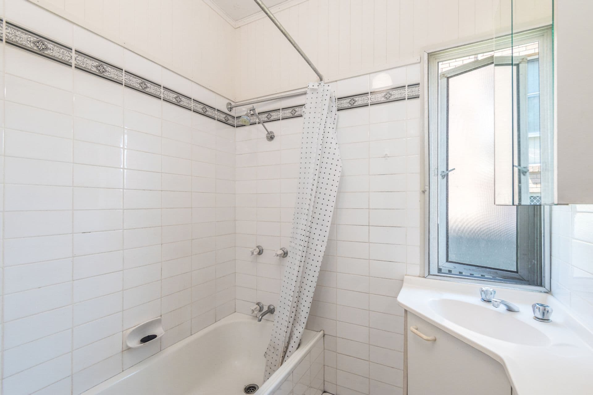 36 Hawthorne Street, Woody Point, QLD, 4019, Woody Point - Thumbnail 7