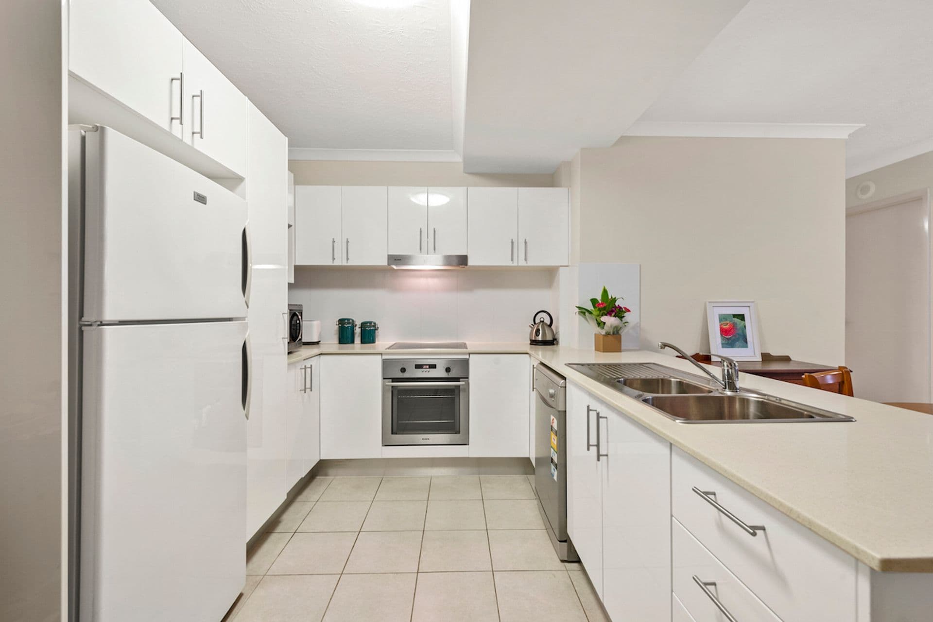 2/8 Bunton Street, Scarborough, QLD, 4020, Scarborough - Thumbnail 3