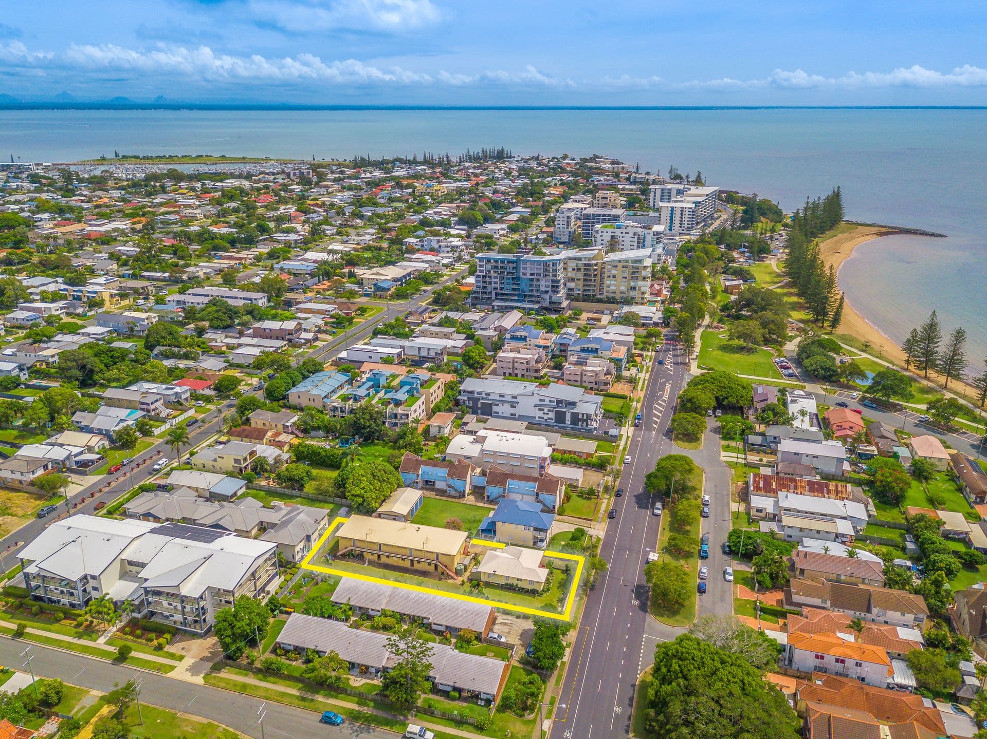 21 Landsborough Ave, Scarborough, QLD, 4020, Scarborough - Thumbnail 2