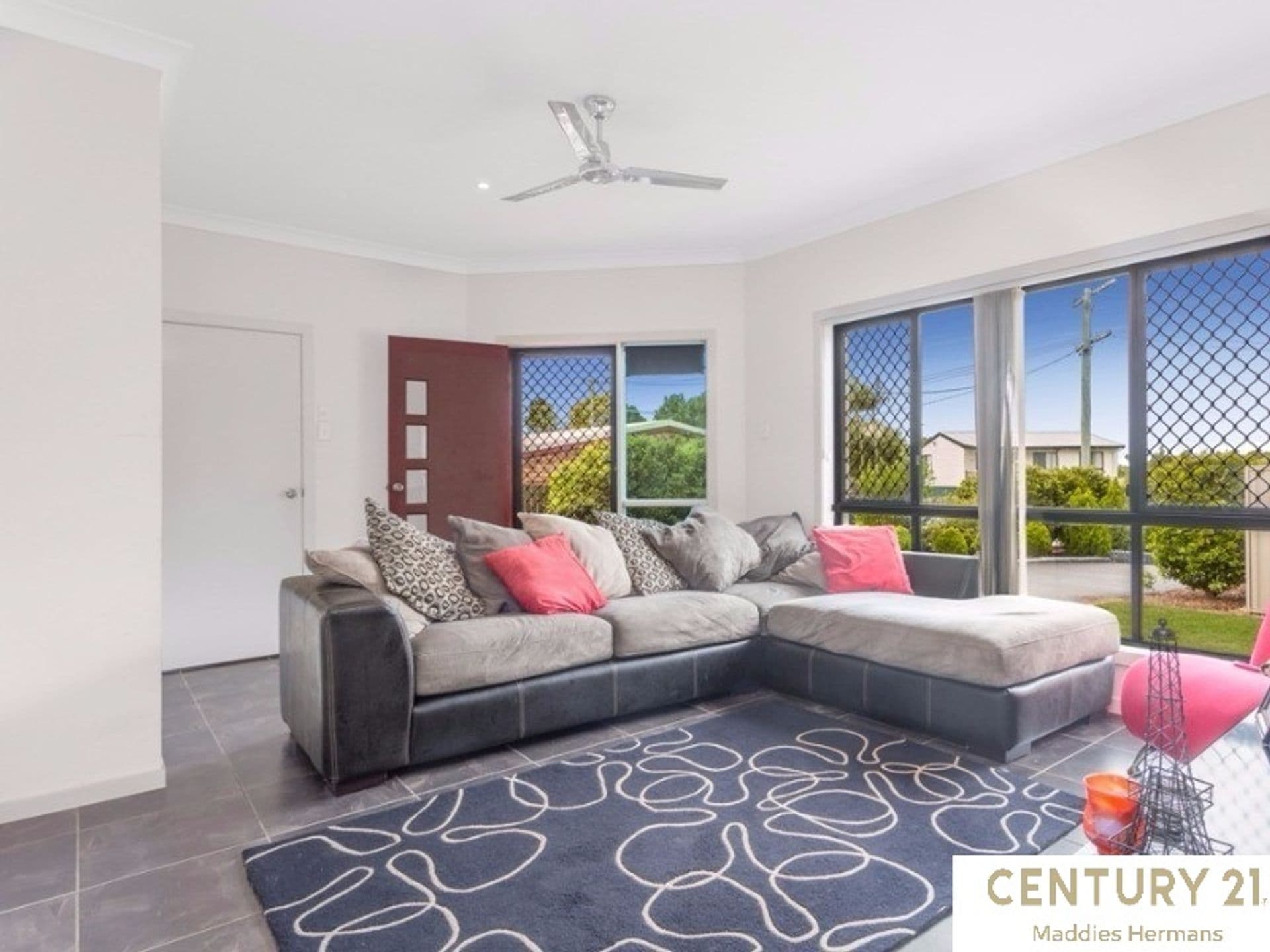 2/33 Lisa Street, Deception Bay, QLD, 4508, Deception Bay - Thumbnail 2