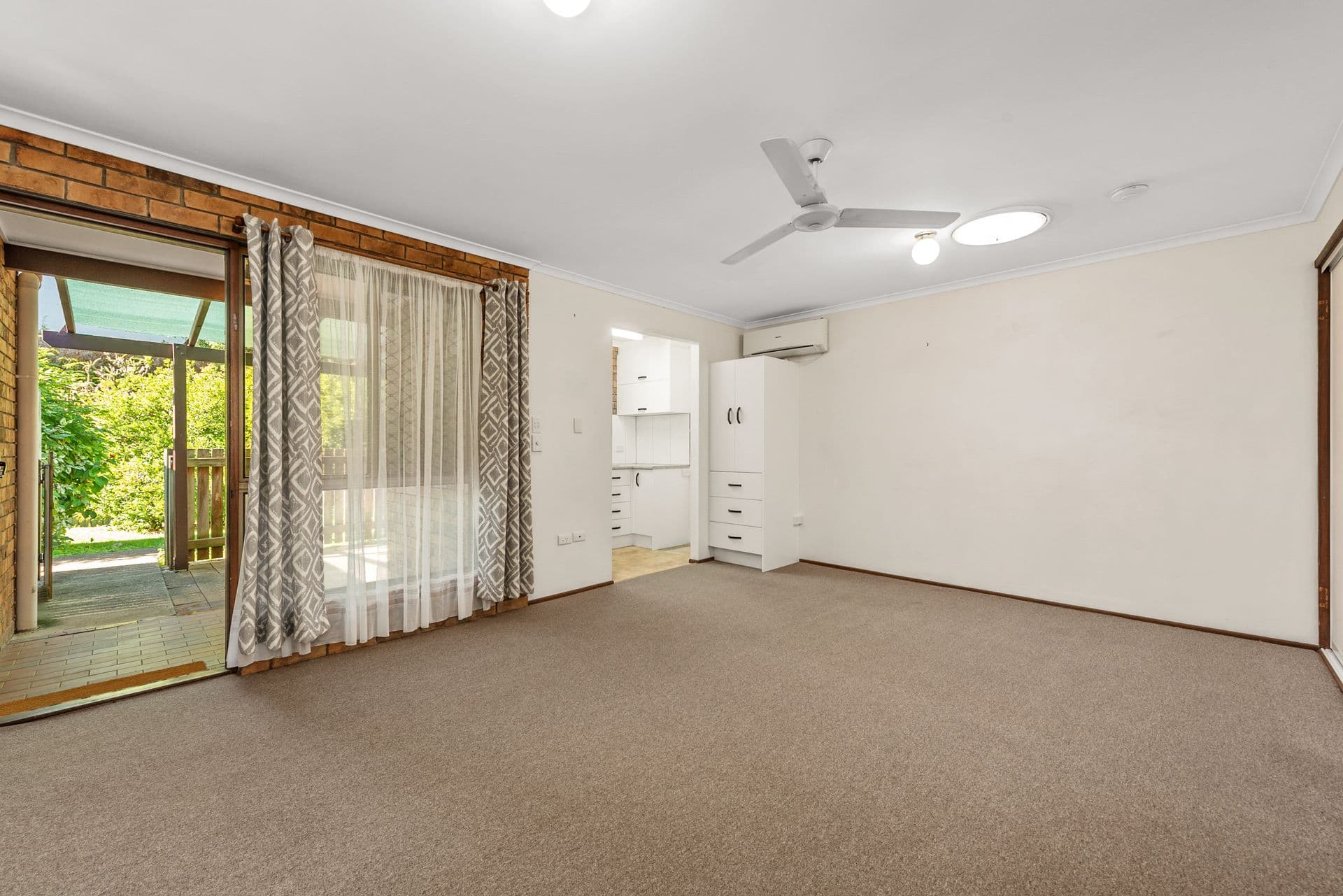 1/1 Rock Street, Scarborough, QLD, 4020, Scarborough - Thumbnail 3