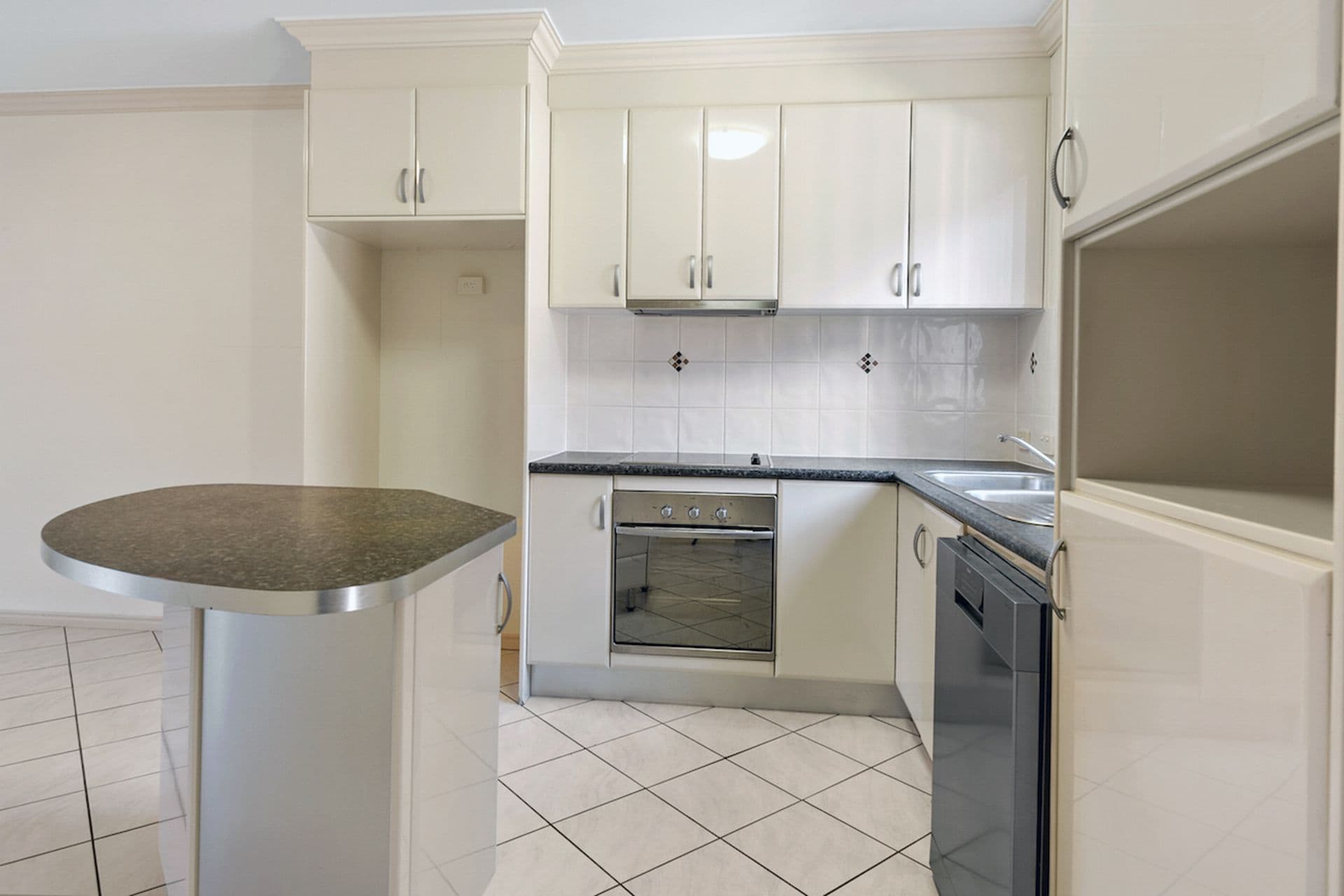 12/50 John Street, Redcliffe, QLD, 4020, Redcliffe - Thumbnail 5