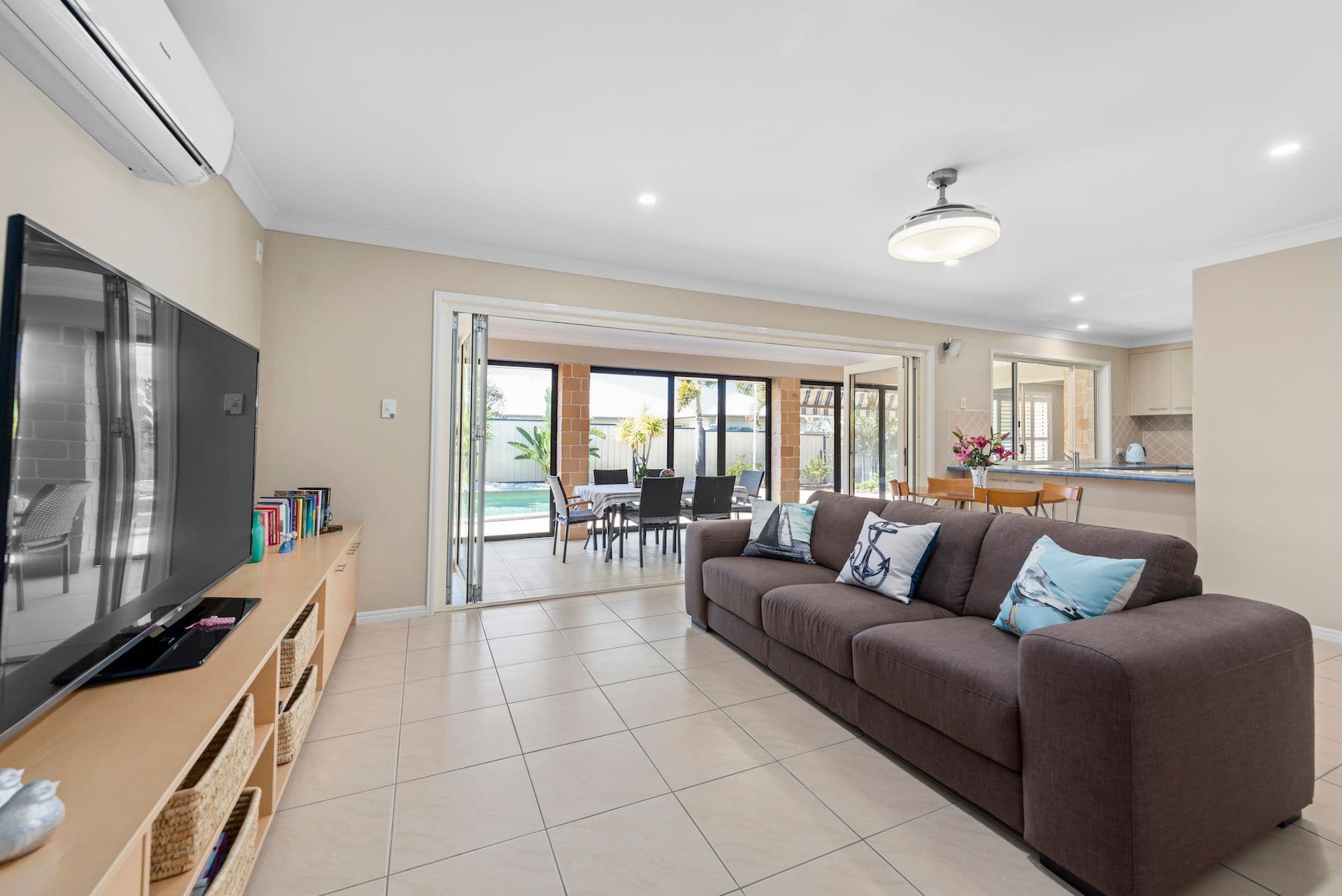 11 Barculdie Crescent, Deception Bay, QLD, 4508, Deception Bay - Thumbnail 4