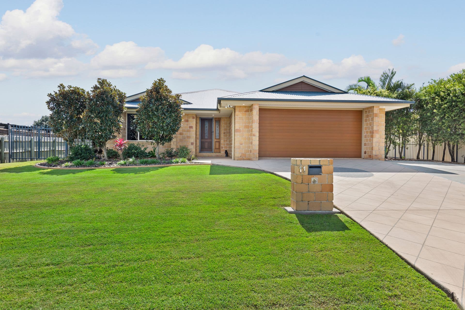 11 Barculdie Crescent, Deception Bay, QLD, 4508, Deception Bay - Thumbnail 2