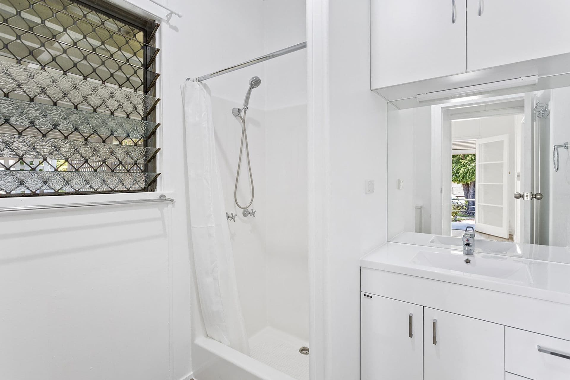 176 Oxley Ave, Woody Point, QLD, 4019, Woody Point - Thumbnail 4