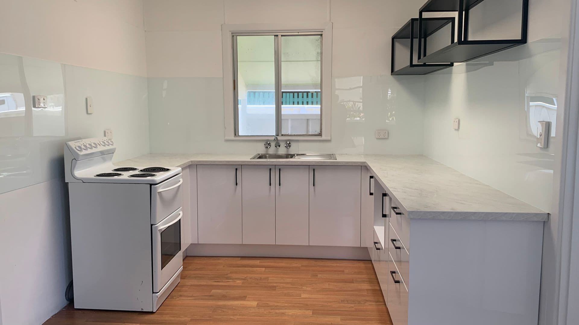 37 Prince Edward Parade, Redcliffe, QLD, 4020, Redcliffe - Thumbnail 5