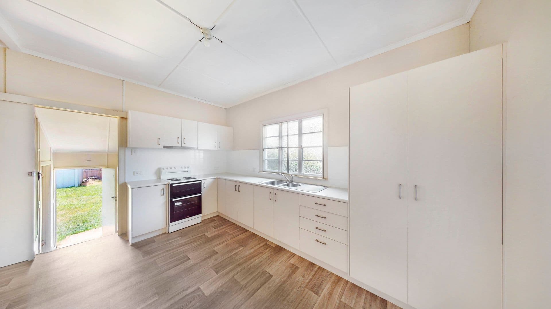 39 Weaber Street, Clontarf, QLD, 4019, Clontarf - Thumbnail 3