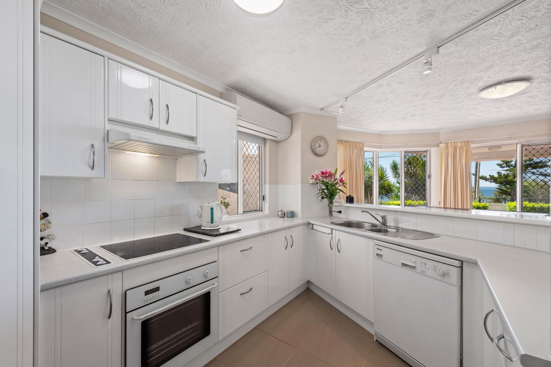 1/185 Landsborough Avenue, Scarborough, QLD, 4020, Scarborough - Thumbnail 4