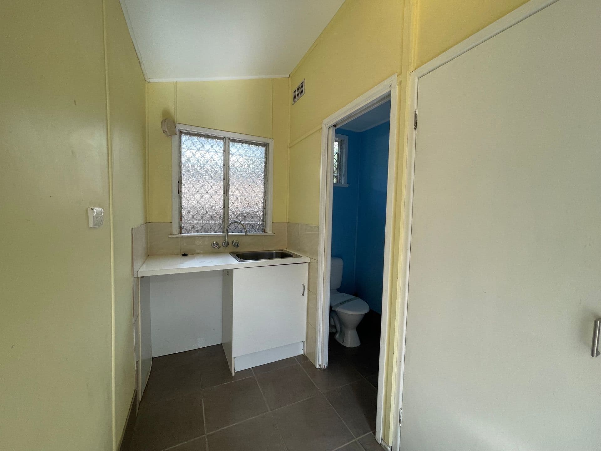 14 Livermore Street, Redcliffe, QLD, 4020, Redcliffe - Thumbnail 8