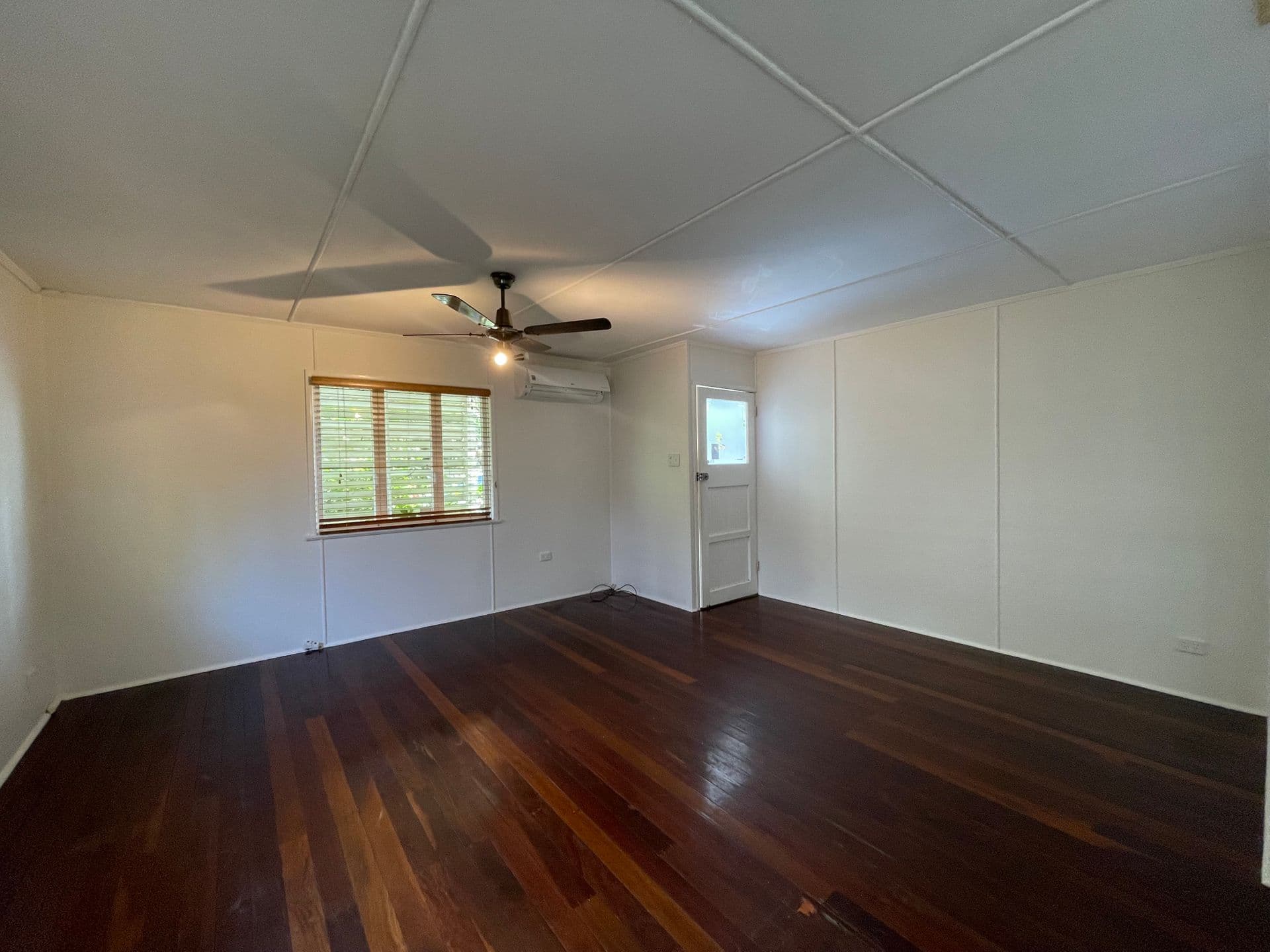 14 Livermore Street, Redcliffe, QLD, 4020, Redcliffe - Thumbnail 2