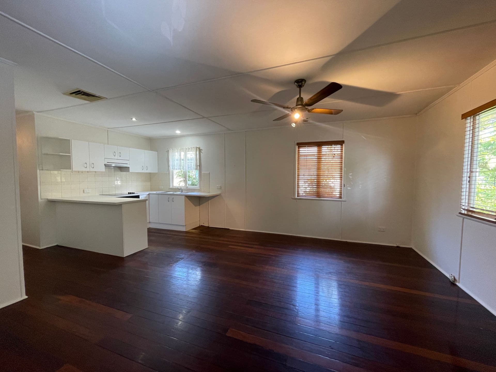 14 Livermore Street, Redcliffe, QLD, 4020, Redcliffe - Thumbnail 4