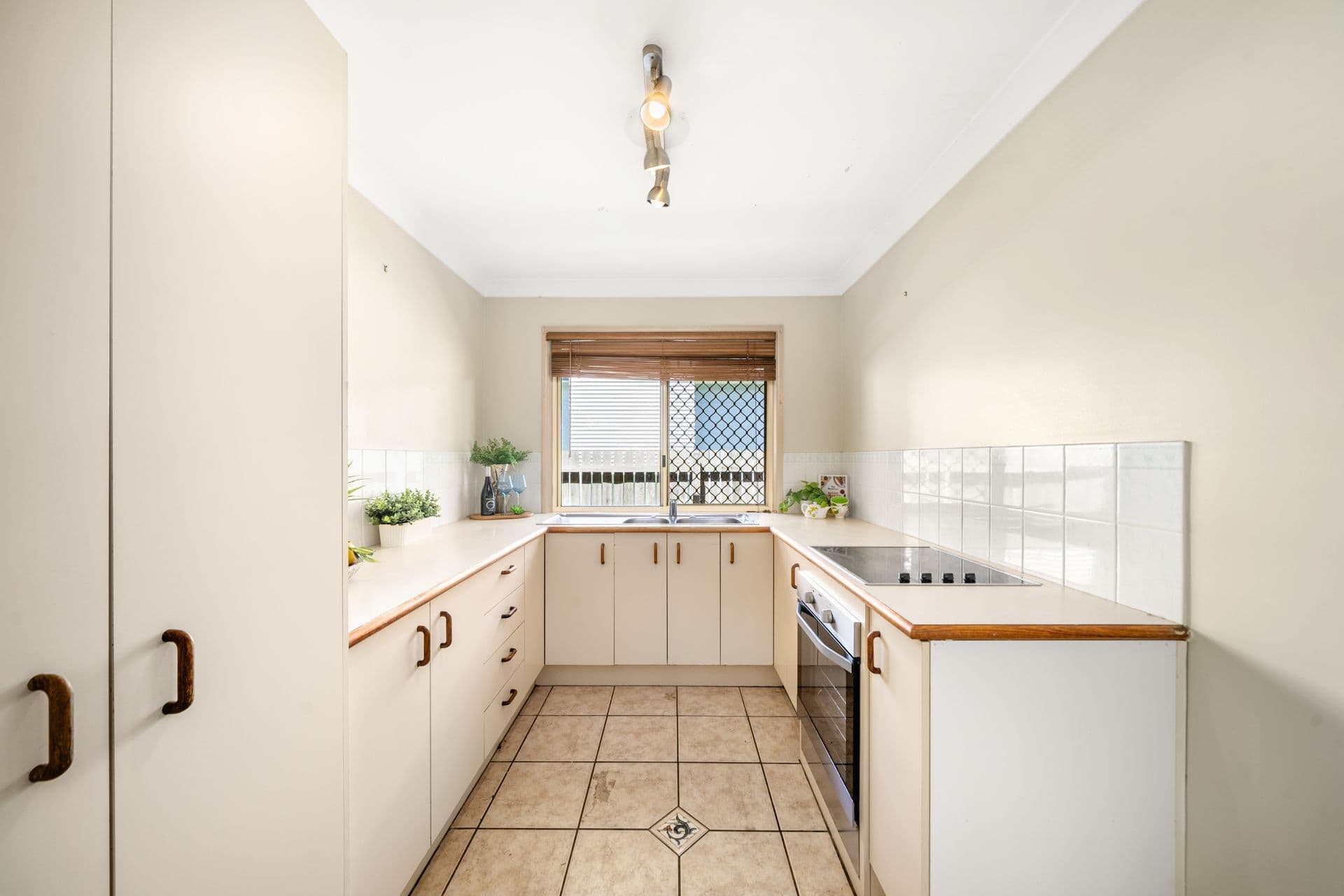 25 Dunbar Street, Margate, QLD, 4019, Margate - Thumbnail 6