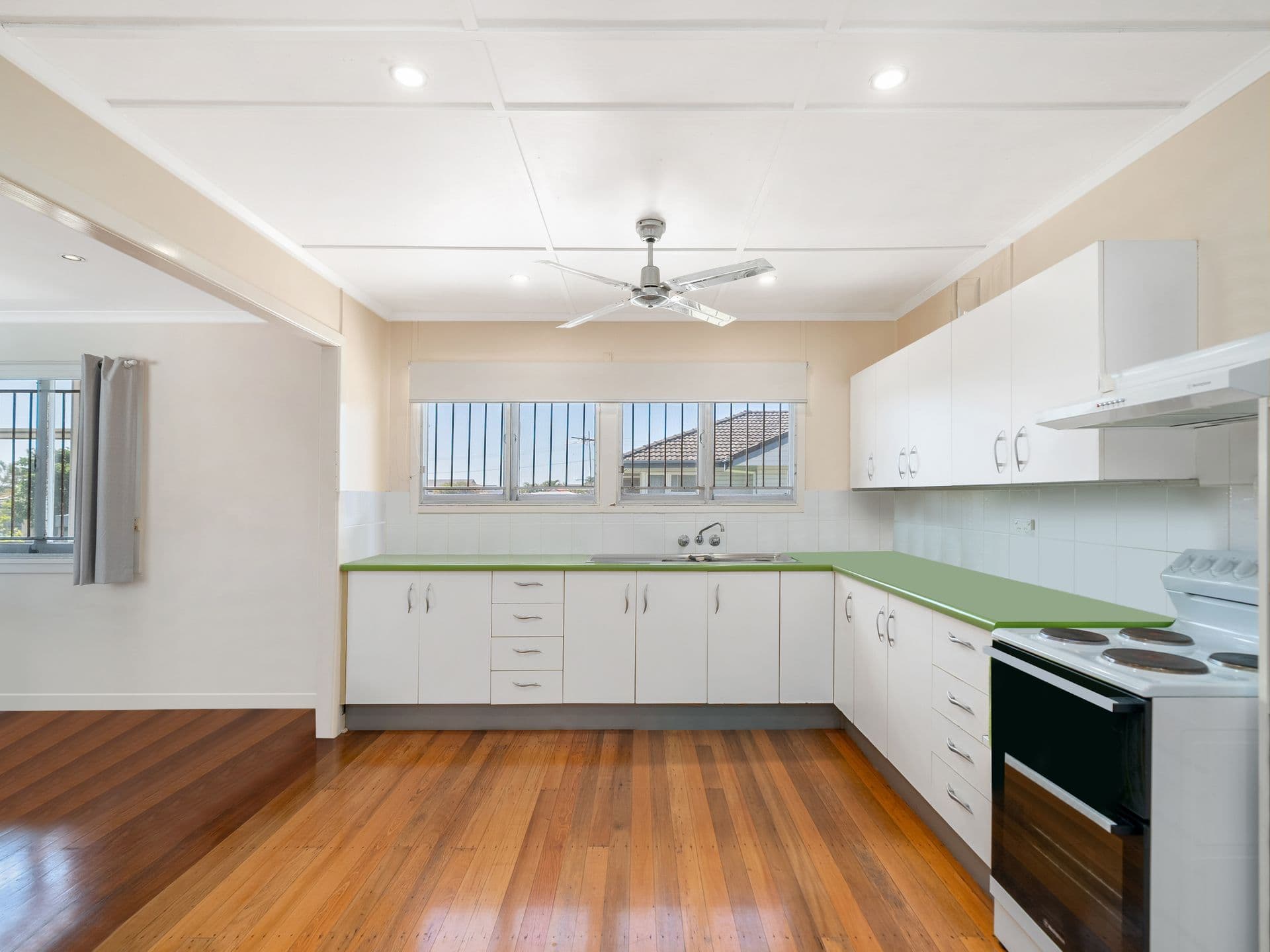 8 Houghton Avenue, Redcliffe, QLD, 4020, Redcliffe - Thumbnail 3