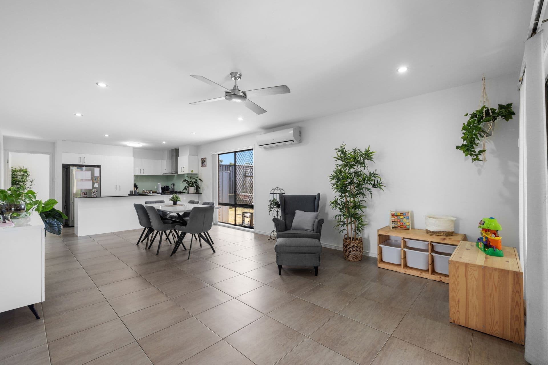 33 Bluejay Circuit, Morayfield, QLD, 4506, Morayfield - Thumbnail 2