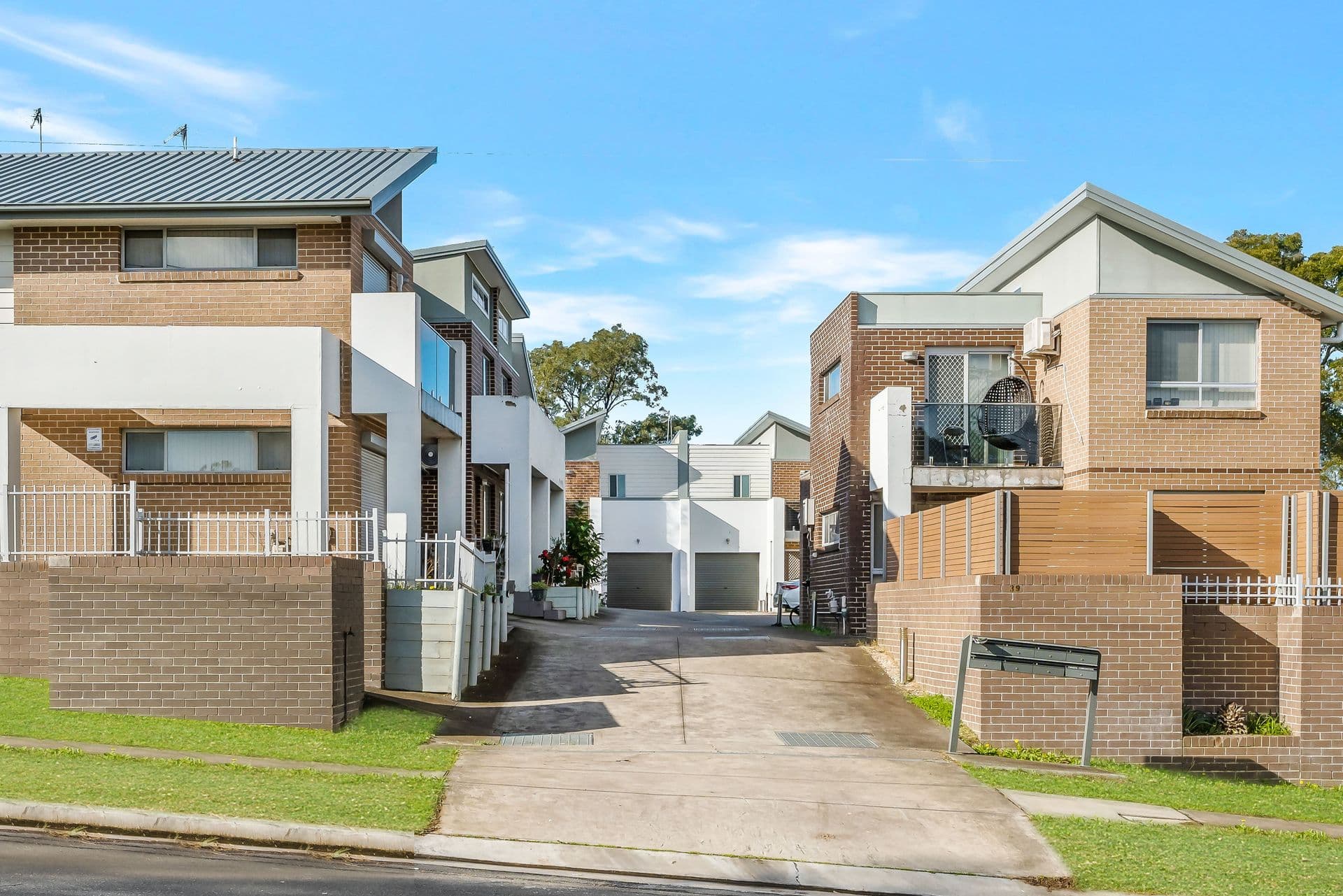 6/39-41 Heckenberg Avenue, Sadleir, NSW, 2168, Sadleir - Image 1