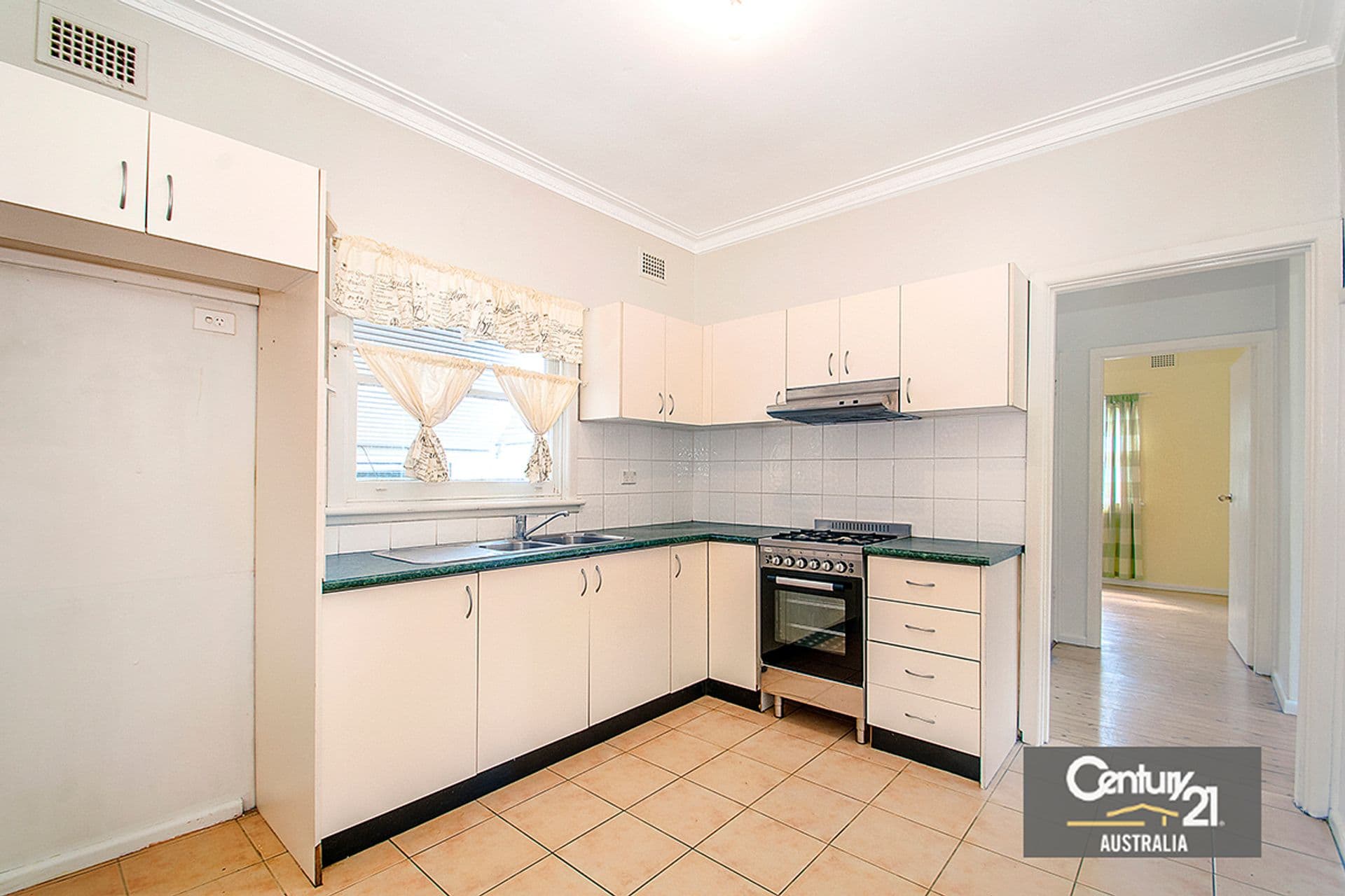 100 Ballandella Road, Toongabbie, NSW, 2146, Toongabbie - Thumbnail 3