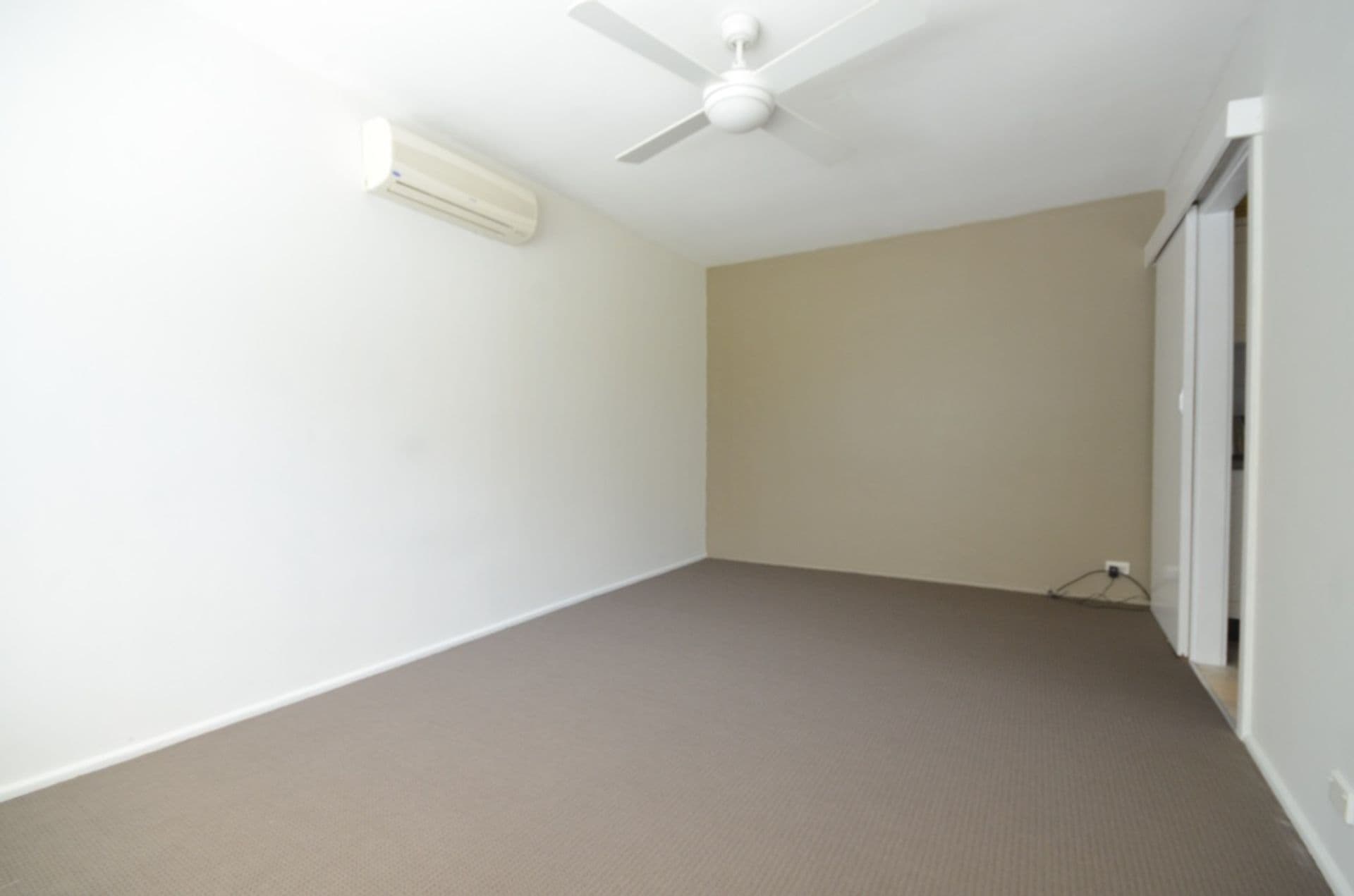 134  Macquarie Road, Greystanes, NSW, 2145, Greystanes - Thumbnail 3