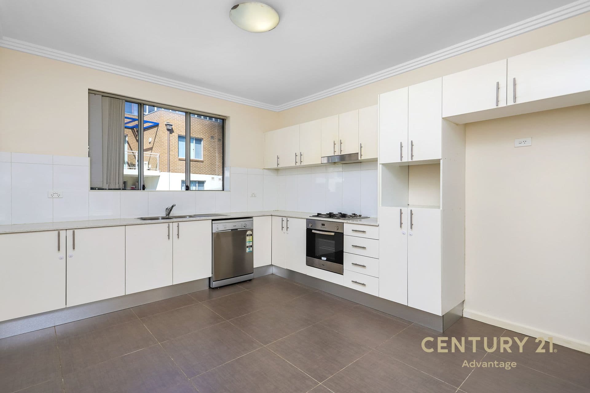5/2-12 Civic Avenue, Pendle Hill, NSW, 2145, Pendle Hill - Thumbnail 2