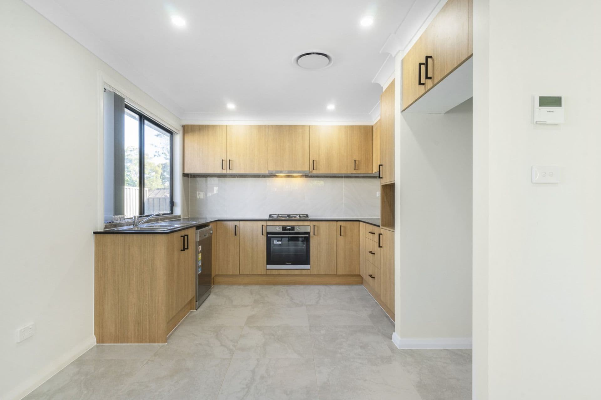 27A Taronga Street, Blacktown, NSW, 2148, Blacktown - Thumbnail 2
