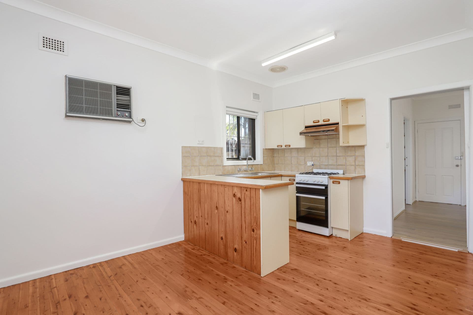 35 Warman Street, Pendle Hill, NSW, 2145, Pendle Hill - Thumbnail 3