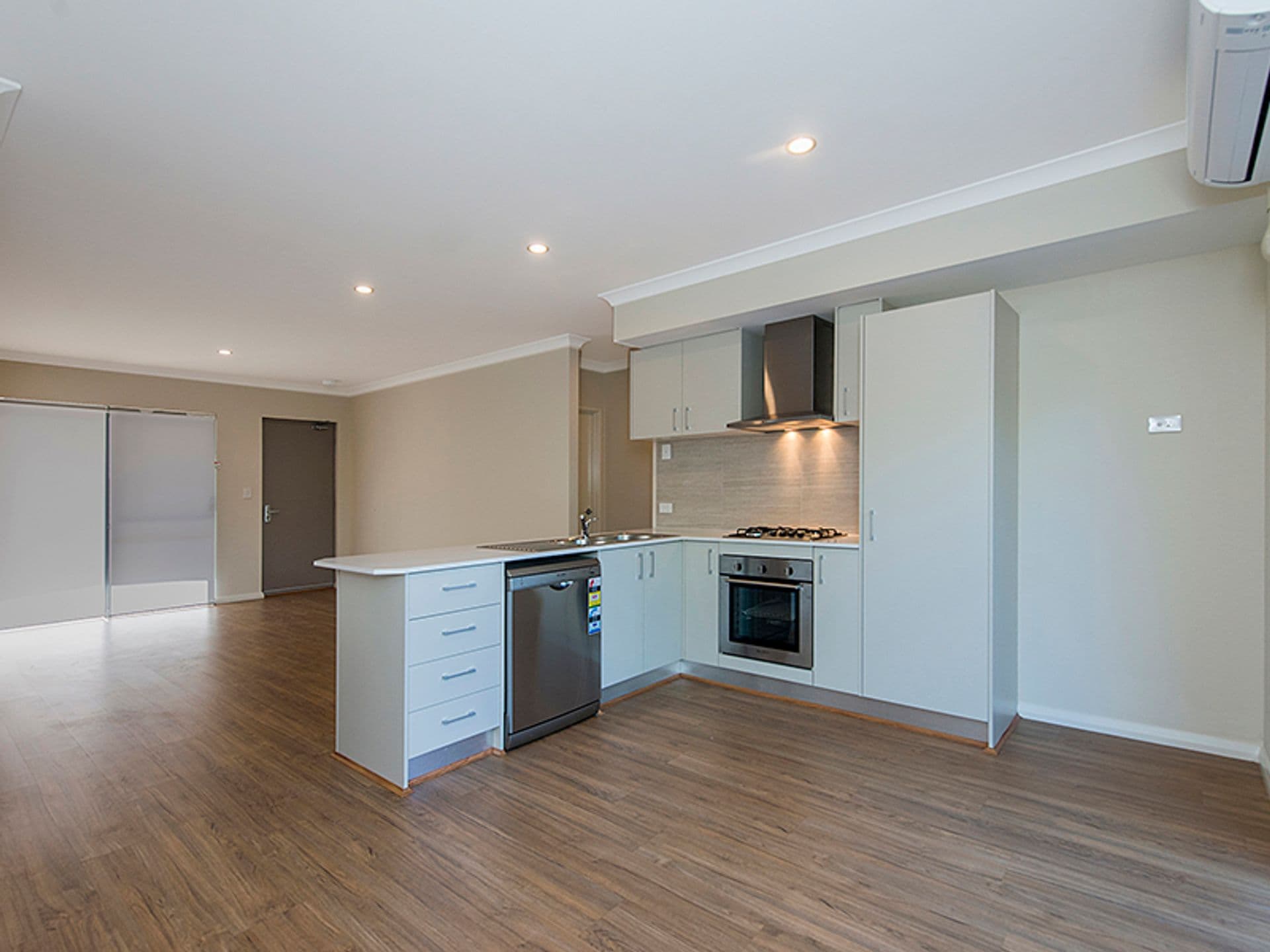 3/358 Hardey Road, Cloverdale, WA, 6105, Cloverdale - Thumbnail 2