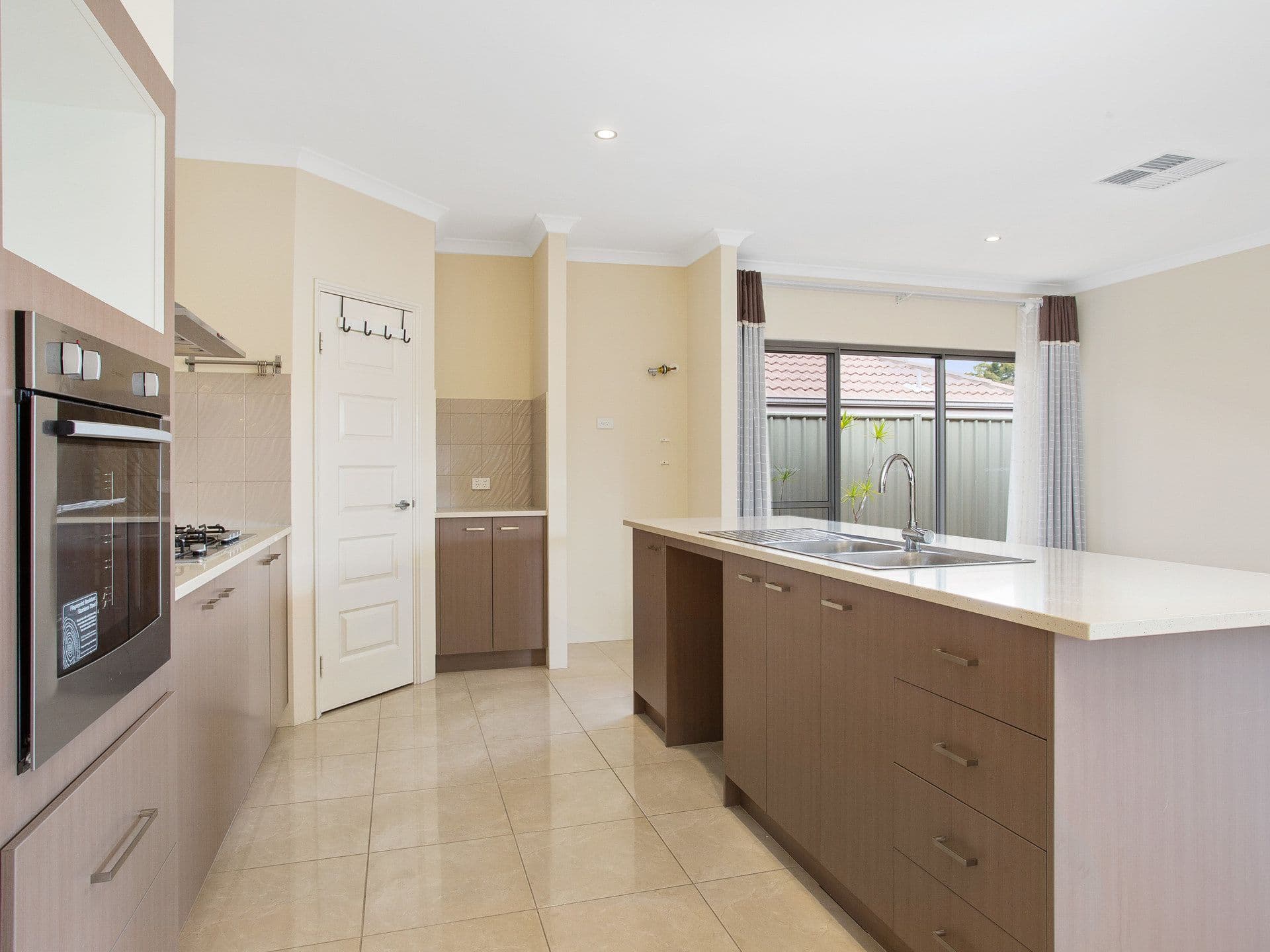 39 Serisier Parkway, Queens Park, WA, 6107, Queens Park - Thumbnail 5
