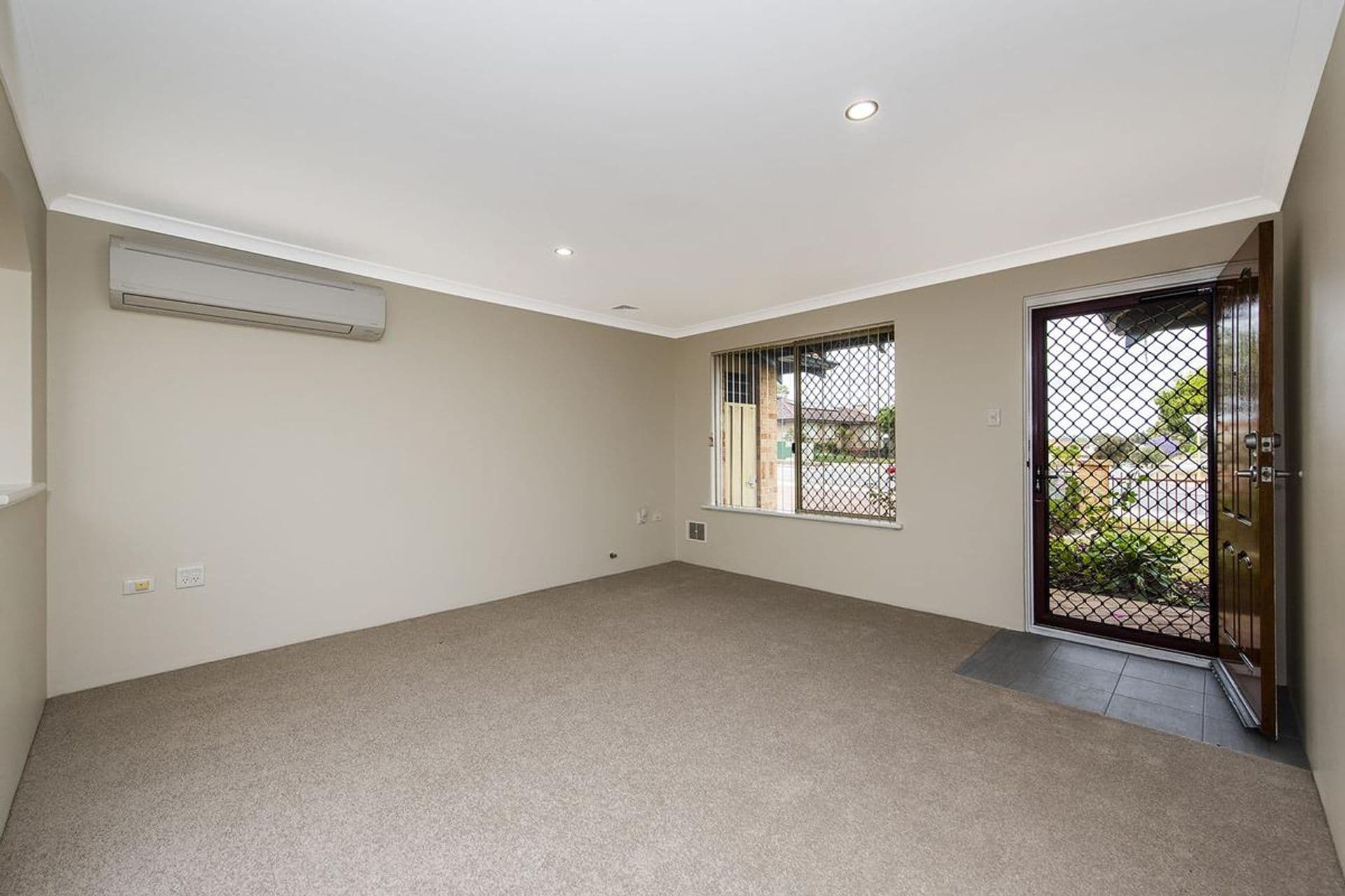 4/55 Archer Street, Carlisle, WA, 6101, Cloverdale - Thumbnail 2