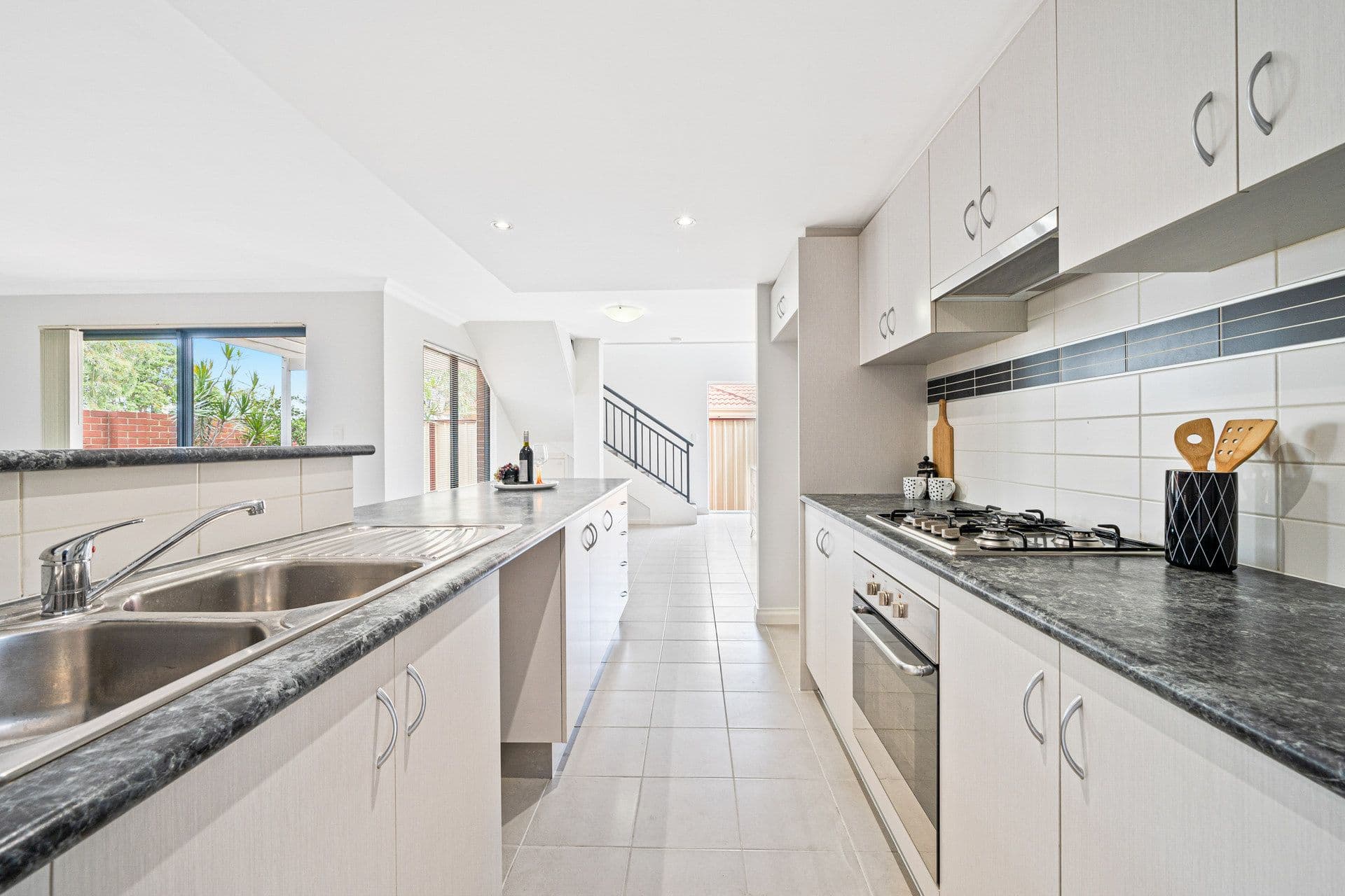 5/8 Hillcrest Road, Kewdale, WA, 6105, Kewdale - Thumbnail 6