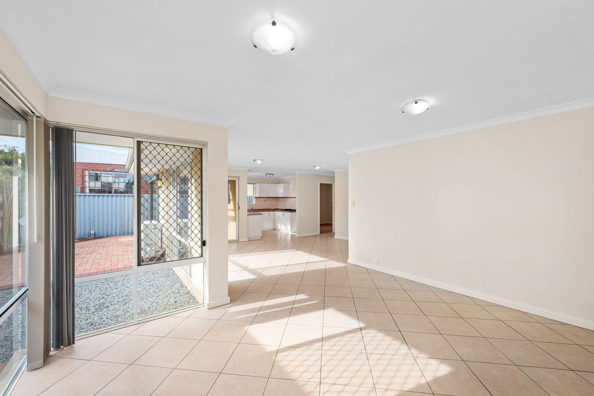 3/363 Daly Street, Cloverdale, WA, 6105, Cloverdale - Thumbnail 4