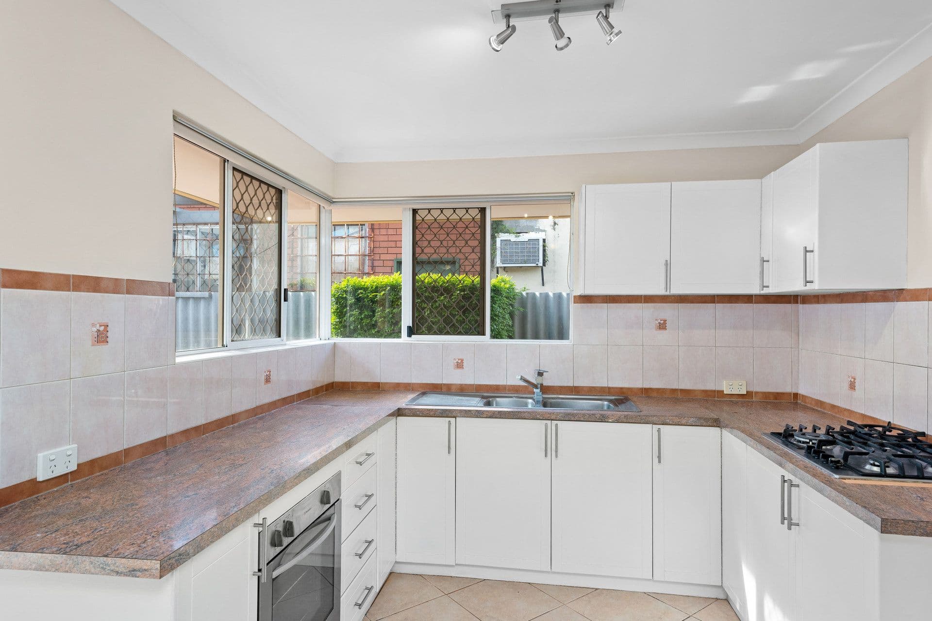 3/363 Daly Street, Cloverdale, WA, 6105, Cloverdale - Thumbnail 7
