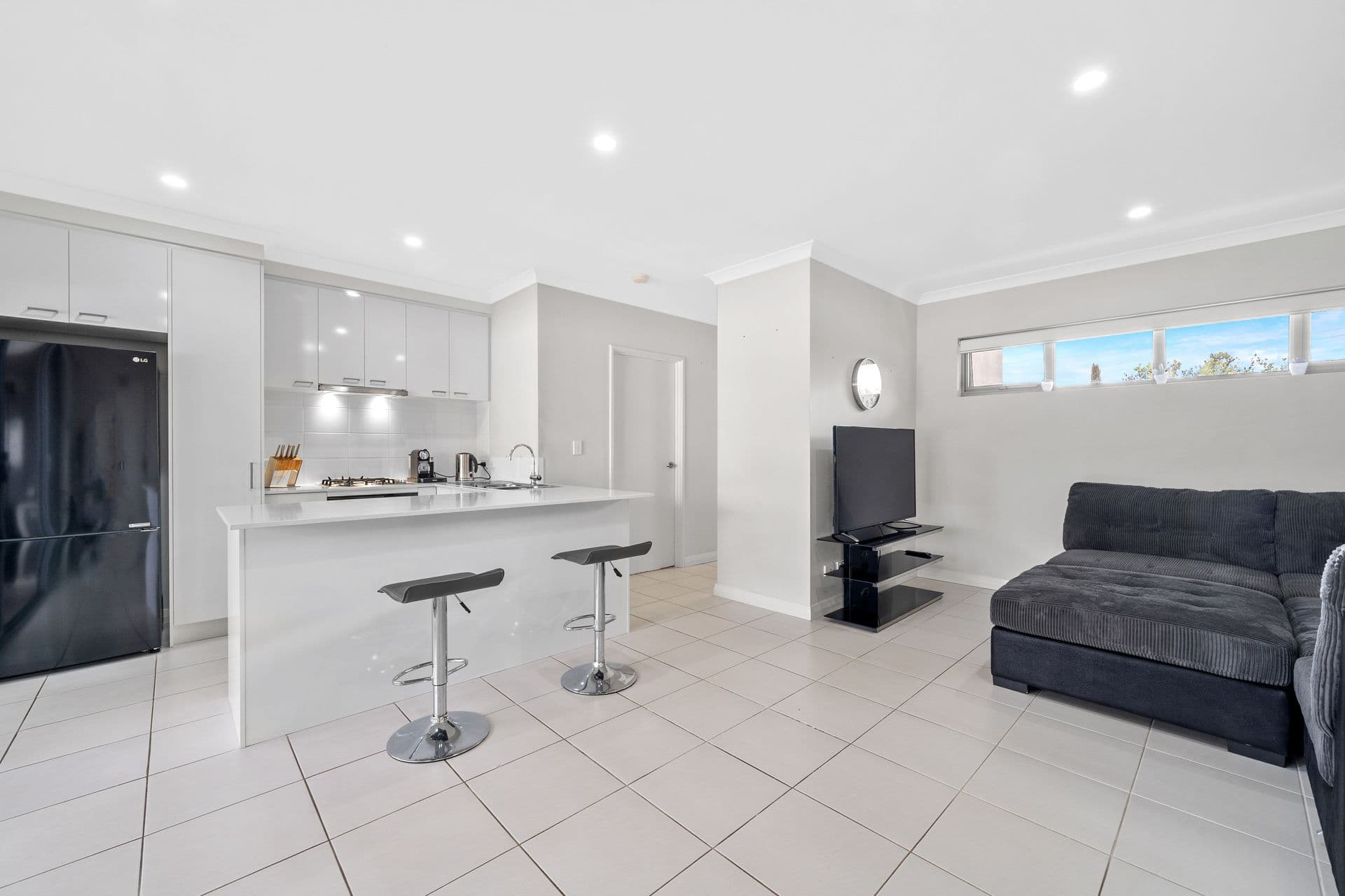 4/5 Oakland Avenue, Cloverdale, WA, 6105, Cloverdale - Thumbnail 4