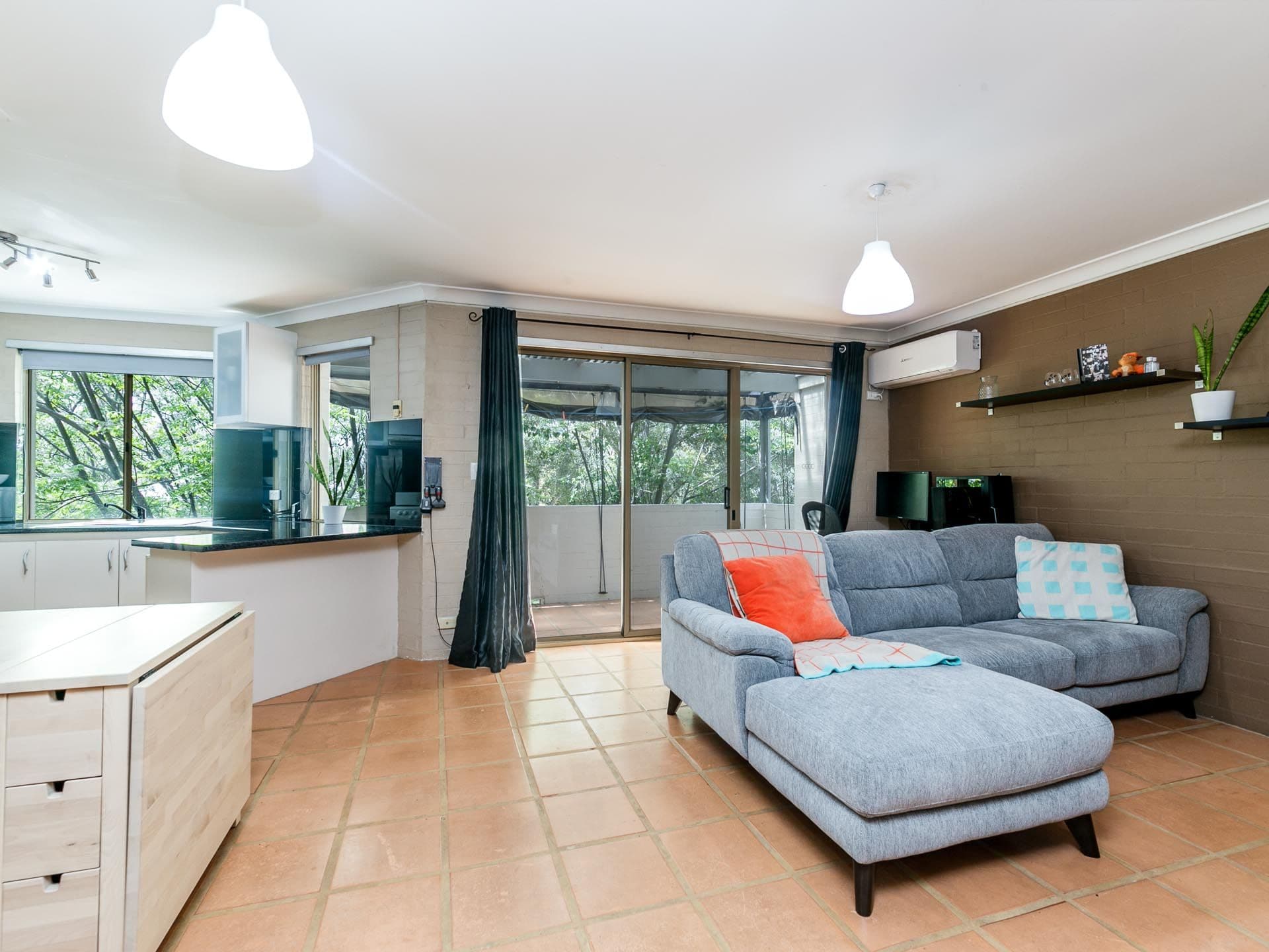 11/151 Hubert Street, East Victoria Park, WA, 6101, East Victoria Park - Thumbnail 2