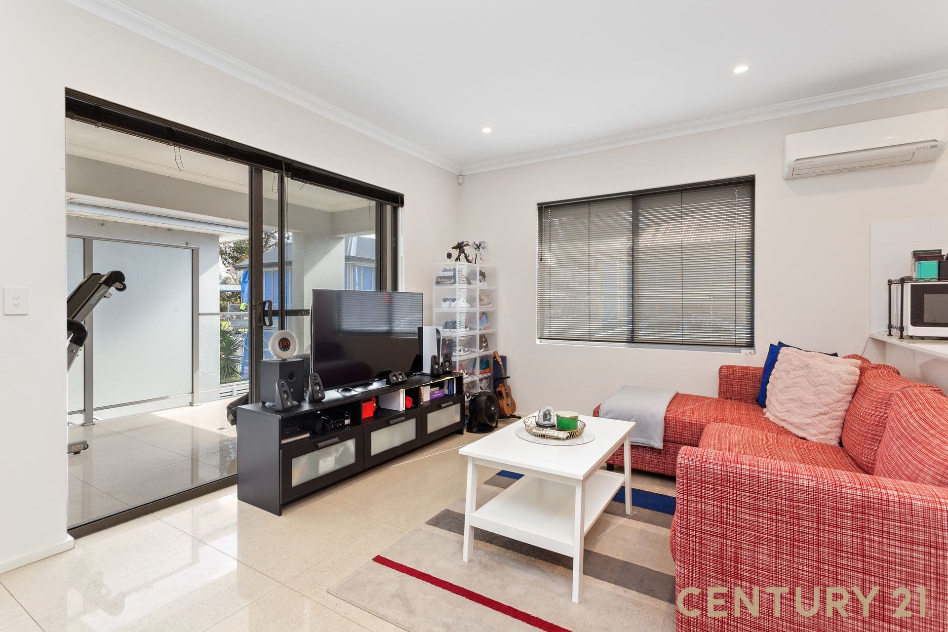 4/377 Daly Street, Cloverdale, WA, 6105, Cloverdale - Thumbnail 3