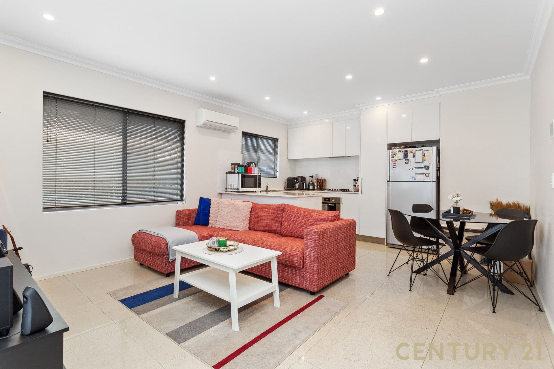 4/377 Daly Street, Cloverdale, WA, 6105, Cloverdale - Image 1