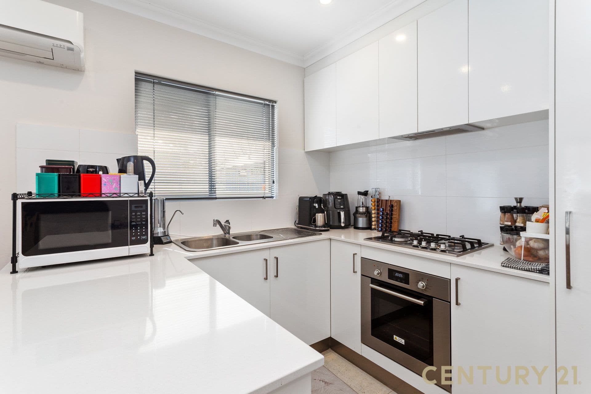 4/377 Daly Street, Cloverdale, WA, 6105, Cloverdale - Thumbnail 2