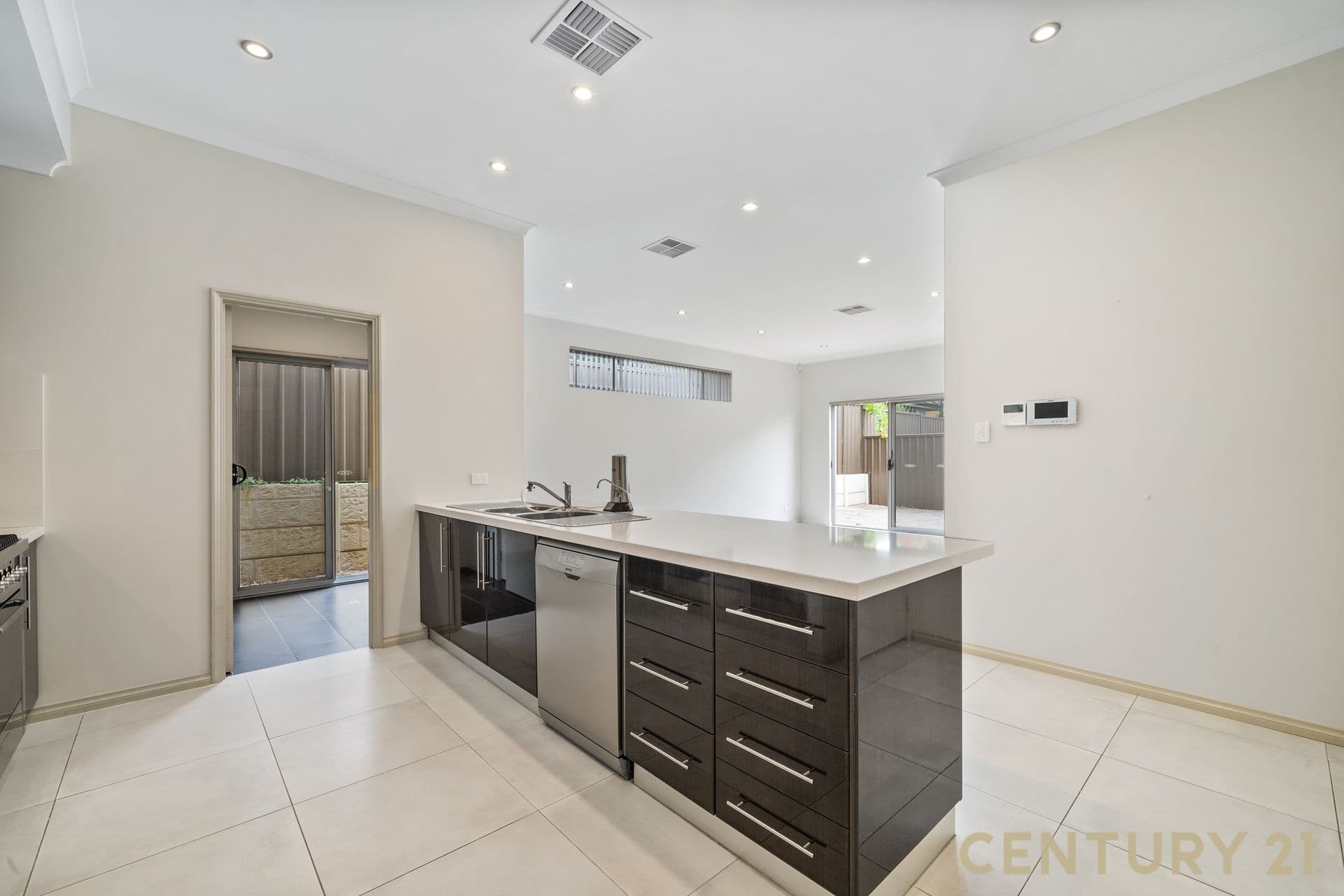 3/9 Wyndham Street, St James, WA, 6102, St James - Image 1