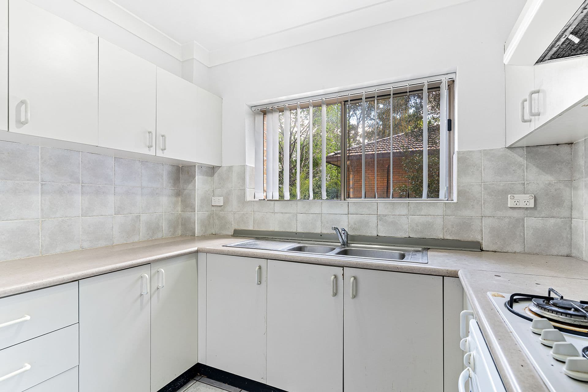 42/4 Fourth Avenue, Blacktown, NSW, 2148, Blacktown - Thumbnail 2