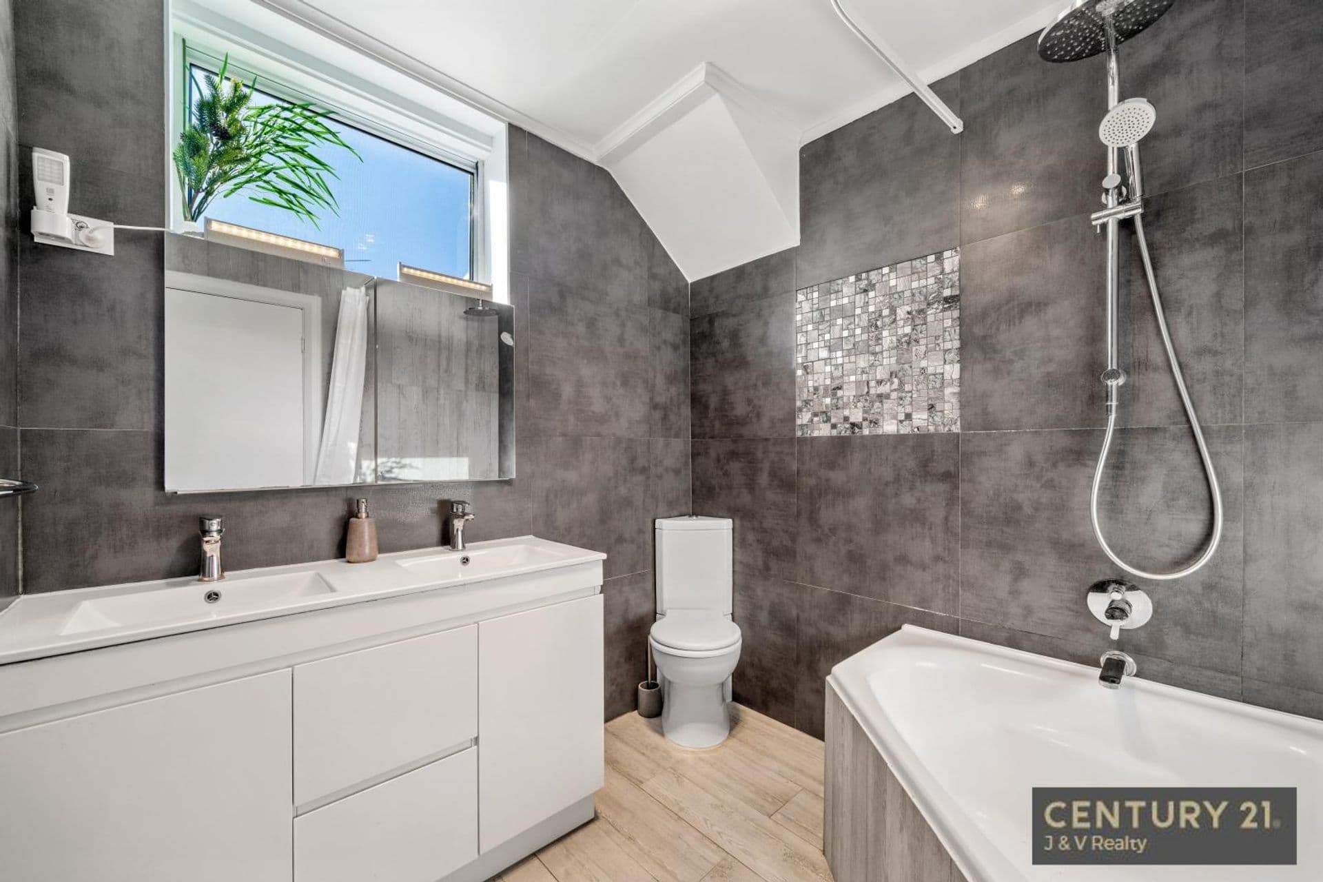 19 Glenview Road, Mount Kuring-gai, NSW, 2080, Mount Kuring-Gai - Thumbnail 7