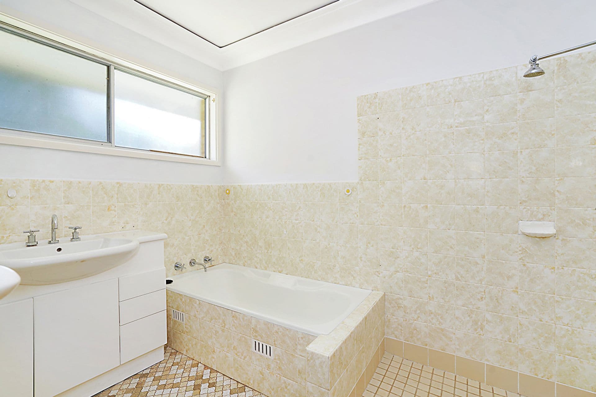24 Floralia Close, New Lambton Heights, NSW, 2305, New Lambton Heights - Thumbnail 7