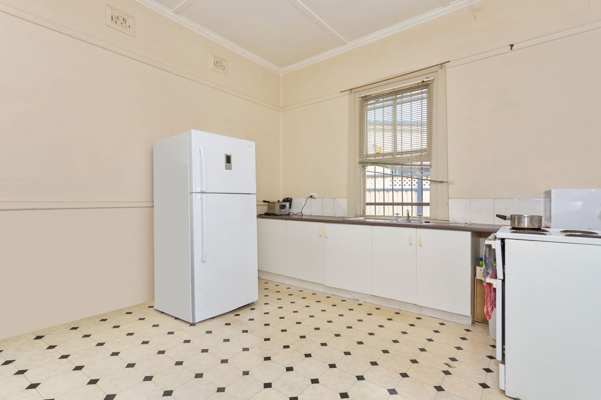 2 Sheddon Street, Islington, NSW, 2296, Islington - Thumbnail 3