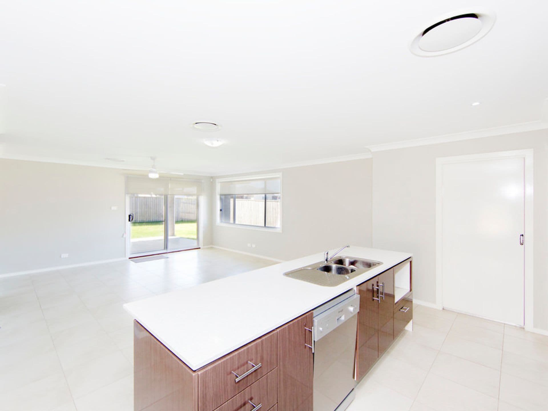 6 Warbler Avenue, Aberglasslyn, NSW, 2320, Aberglasslyn - Thumbnail 2